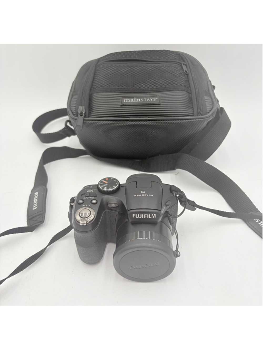 Fujifilm FinePix S1800 Digital Camera 12MP 18x Zoom Black Tested w Case